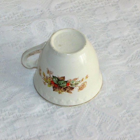 Vintage H. AYNSLEY Coffee Tea Cup Teacup Antique Leaves & Berries Cottagecore - Picture 4 of 5